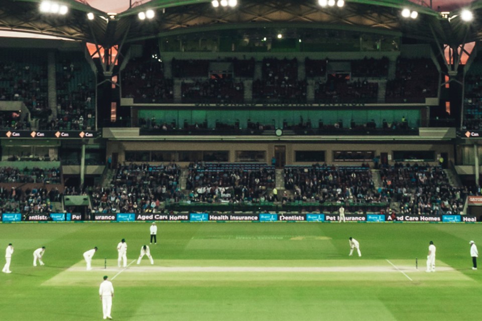Cricket-Head says Hyderabad eyeing 300, Bengaluru's Maxwell takes a break