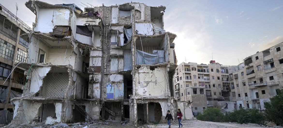 Fresh airstrikes kill dozens in conflict-ravaged Syria, says UN