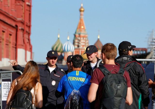 Football fans upset with Russian police puts barriers on Red Square