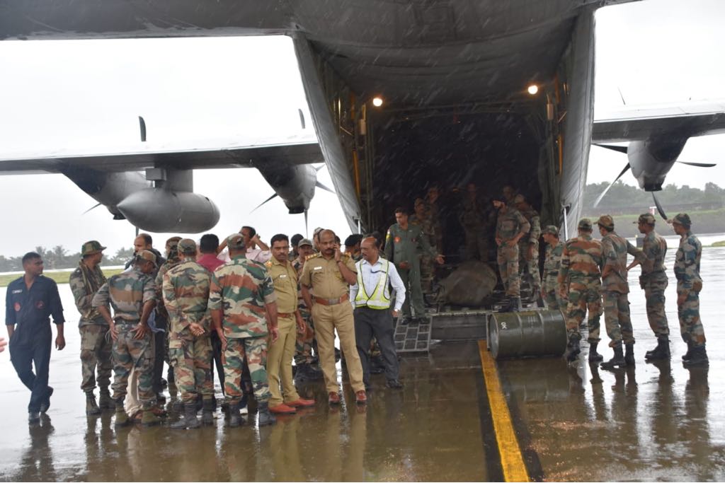 Indian army carry flood relief operation in Kerala, deploys 650 personals