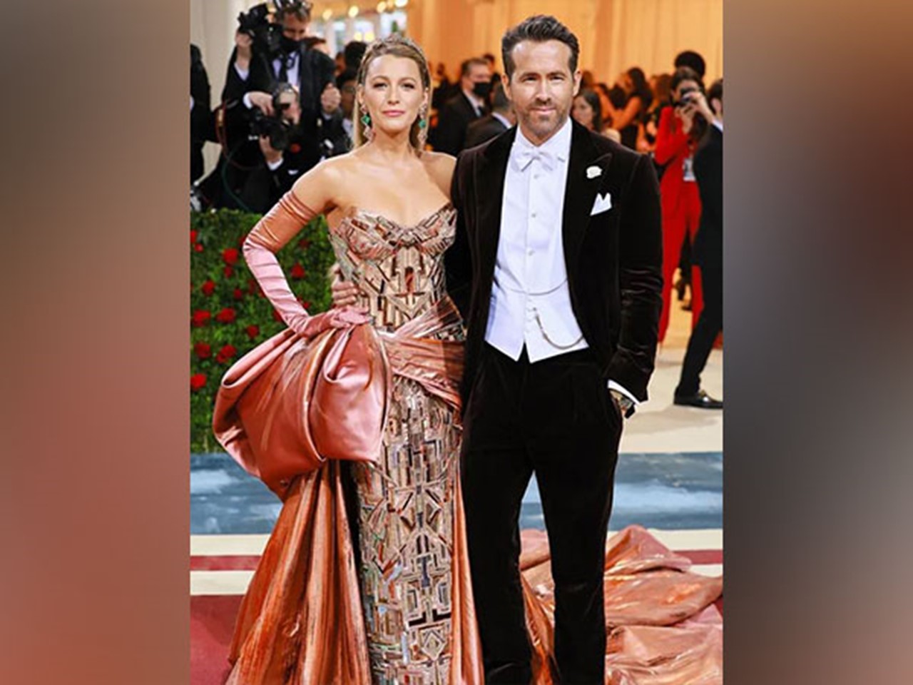 Blake Lively stuns in transformative dress alongside Ryan Reynolds at 2022  Met Gala red carpet
