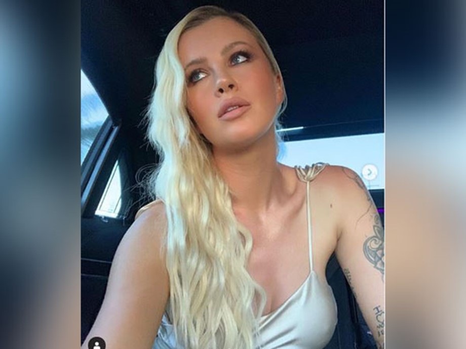 Ireland Baldwin Praises Cousin Hailey Baldwin And Justin