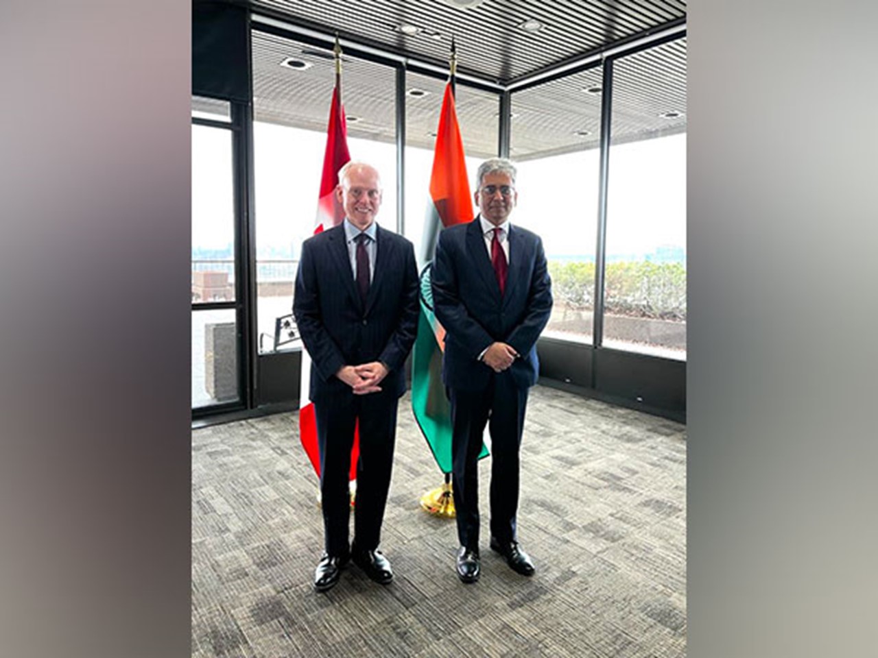 India and Canada agree to enhance their commercial relations.