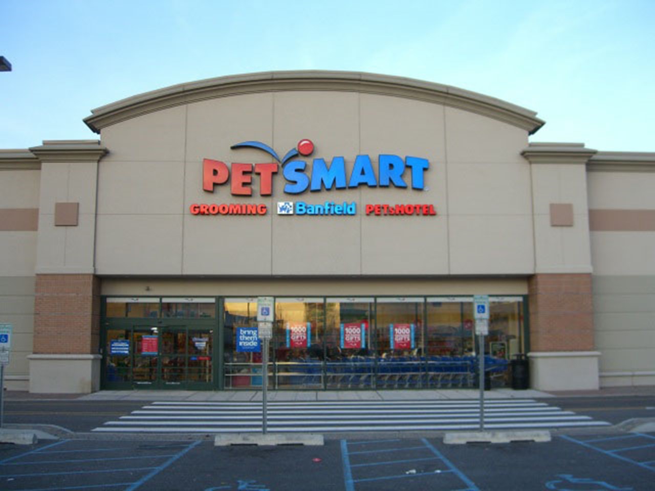 KKR SPAC Said to Mull Deal for PetSmart at $14 Billion Value - Bloomberg