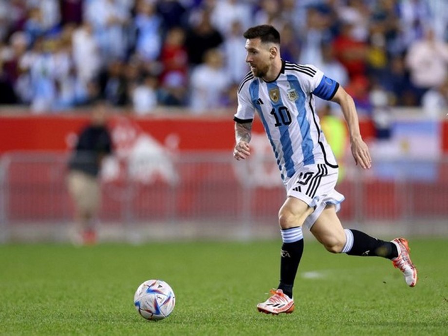 Photos: Messi magic guides relieved Argentina past Mexico