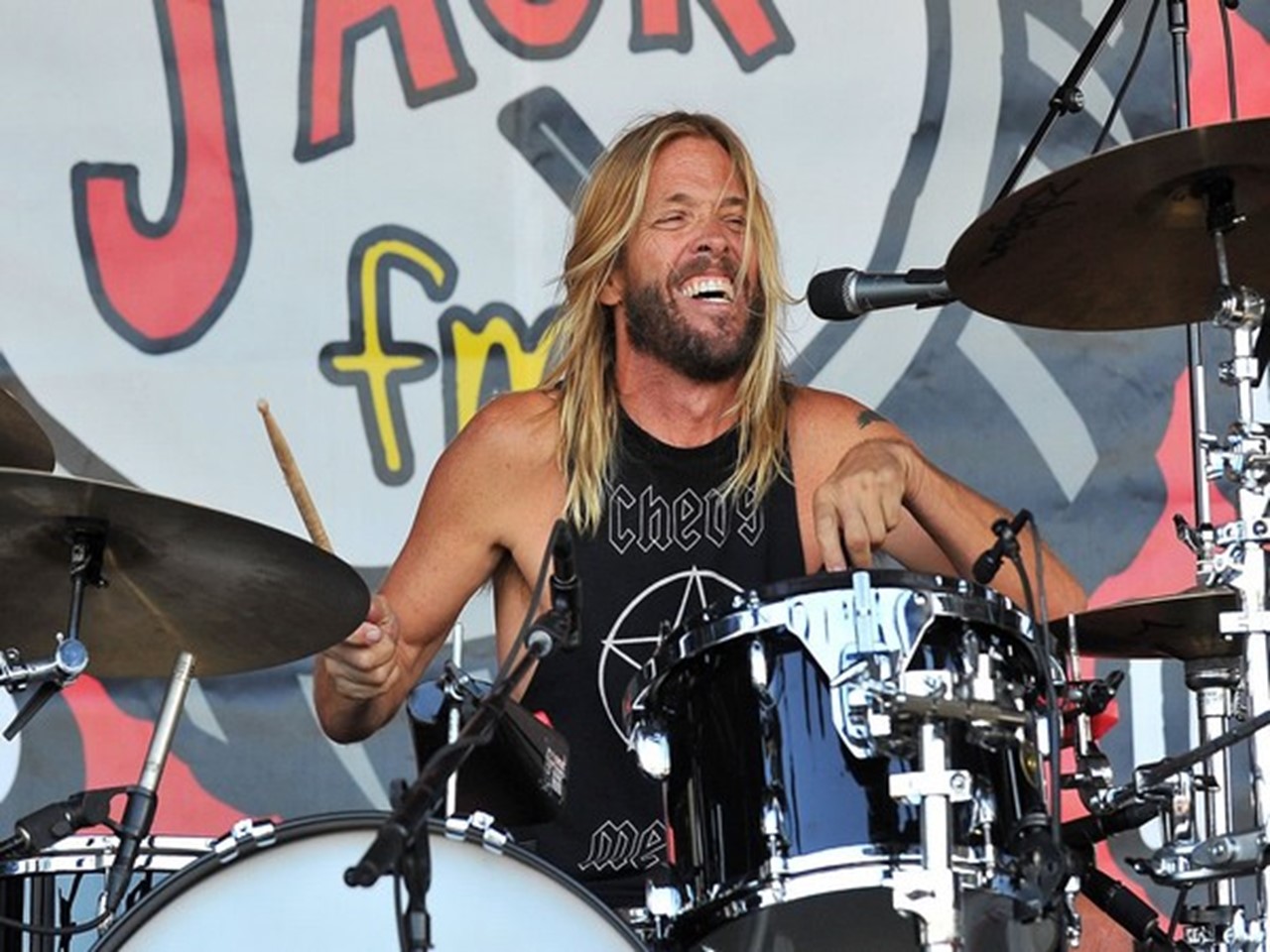 Foo Fighters drummer Taylor Hawkins dies at 50 - Los Angeles Times